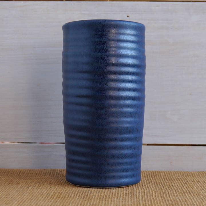 Jarrón corto Farmhouse Ridges - Denim para venta al por mayor de Rowe Pottery
