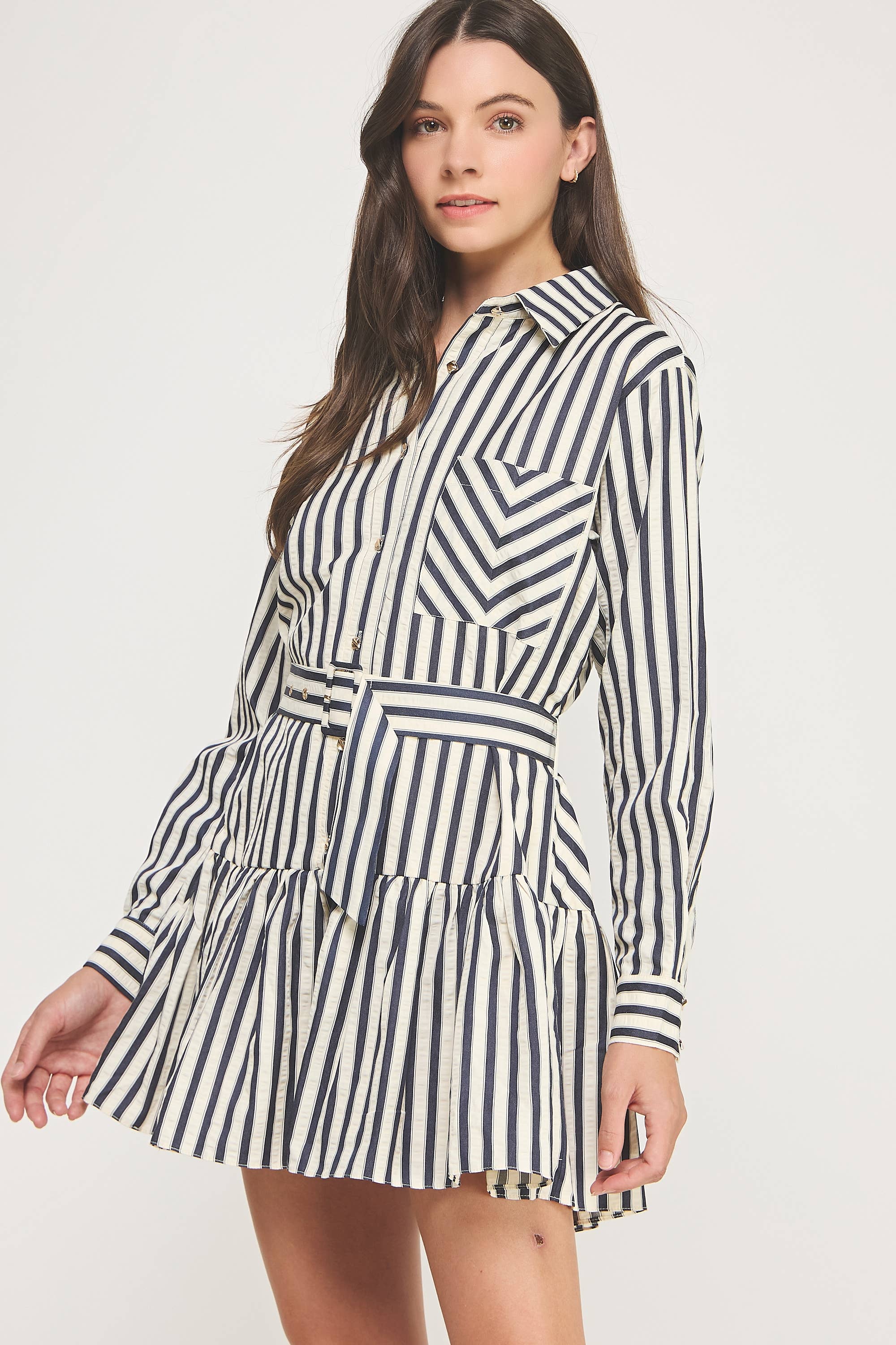 Strut & Bolt - Vendita all'ingrosso Vestito - Donna - Abito mini a righe con bottoni10