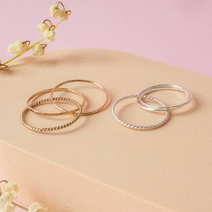 Trippel rullande fidget ångest ring för wholesale av Emery and Opal