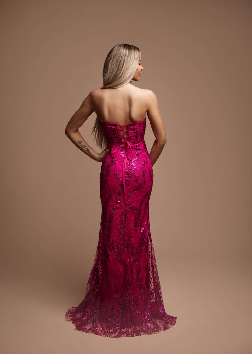 Eva & Lola - Epsilonn - Wholesale Gown - Women's - Long mermaid dress adorned with sequins - HM23633
