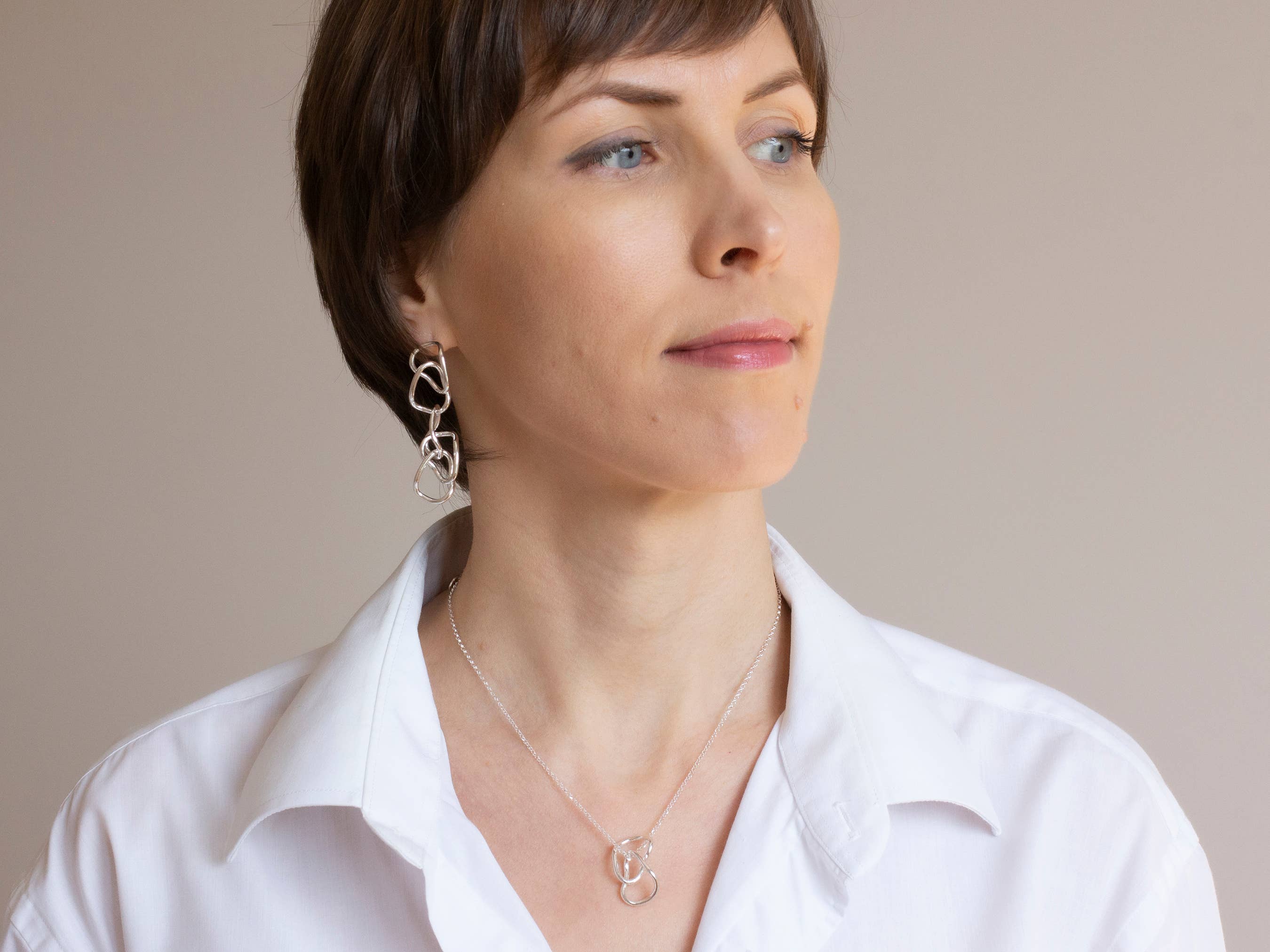 Elina Briede Jewelry - Wholesale Pendant/Charm Necklace - Simple interlinked necklace3