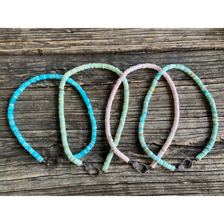 Collier en perles Heishi de 7 mm avec fermoir en diamant pavé pour la vente par ILISSA MICHELE JEWELRY