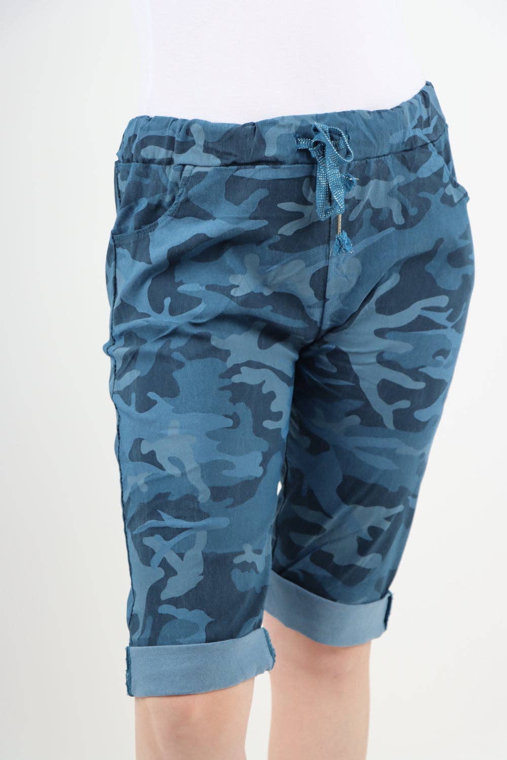 Miss Bold – wholesale Shorts – Women’s – Italian Camouflage Magic Chino Shorts48