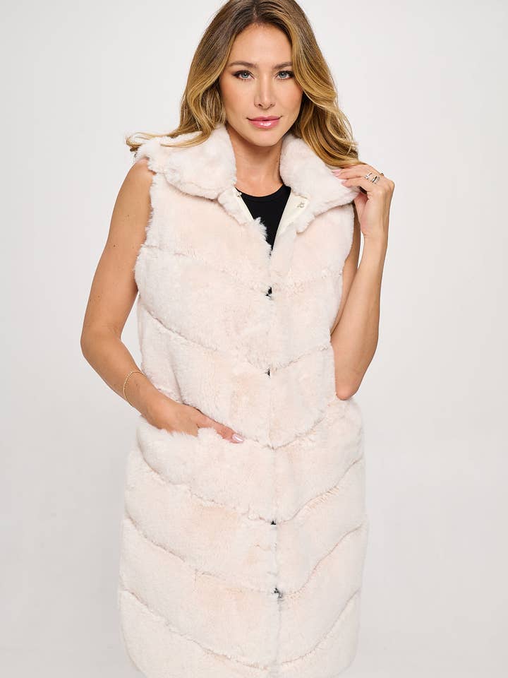 F511L1: Frost Faux Fur Vest (OPEN PAKKET) voor wholesale door Coalition Apparel Inc