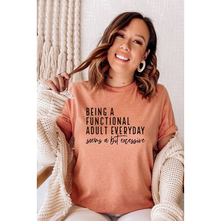 At være en funktionel voksen grafisk tee for engroshandel hos Bella Me