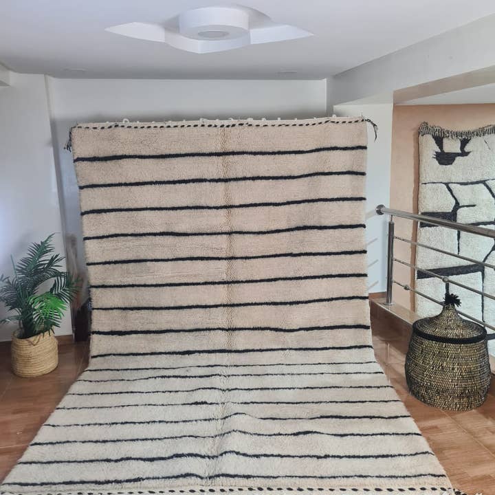 Autentisk håndknyttet Beni Ourain uldtæppe 200×300 cm 780 for engroshandel hos Maroccarpets Poufs and pillows wholesale +31648976894