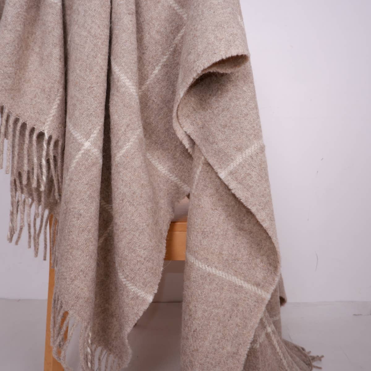 NorraVilla - Wholesale Throw Blanket - Wool Blanket - Windows Checks In Brown8