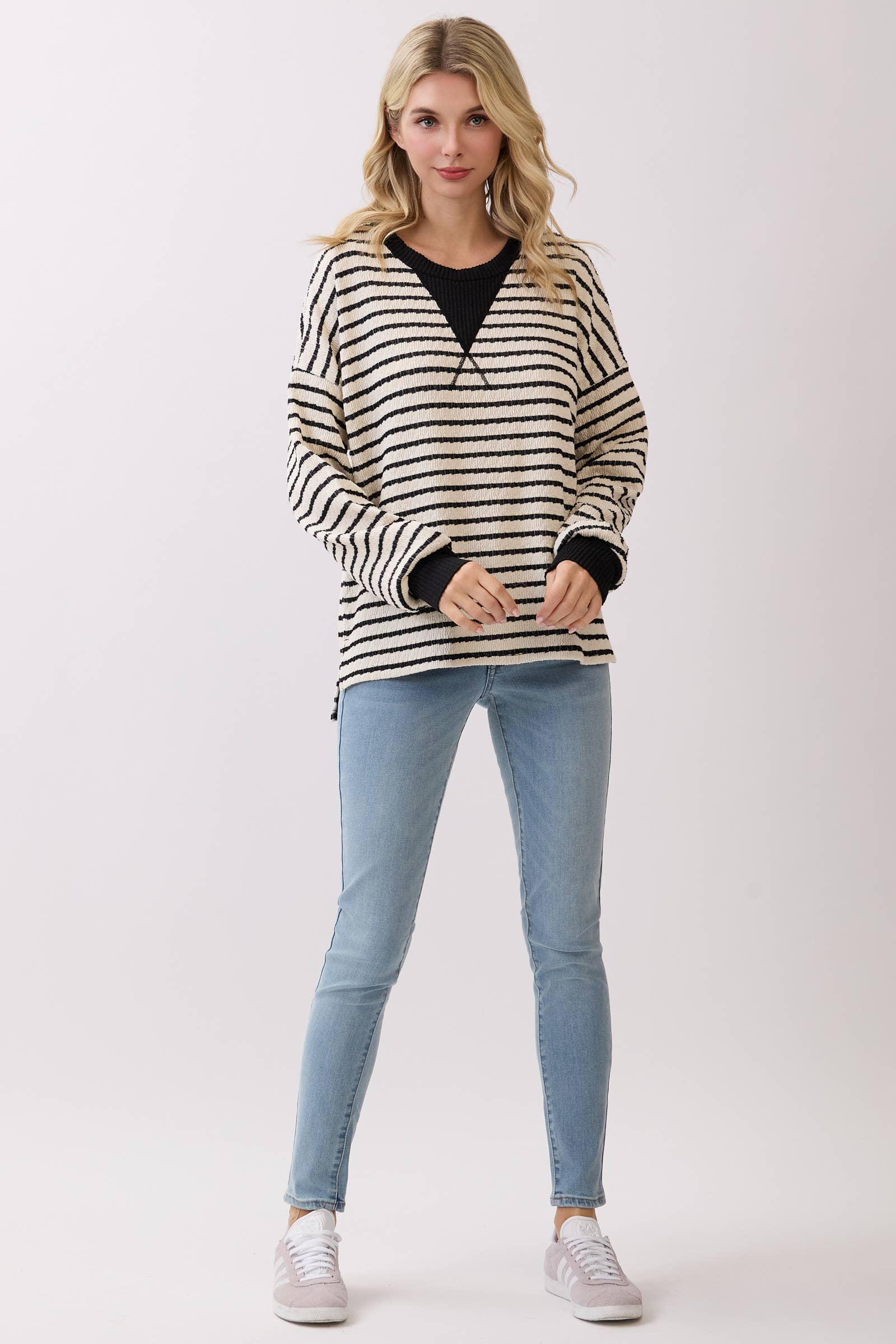 7th Ray – wholesale Stickad topp - Dam – Randig stickad tröja med nedhasad axel T61284