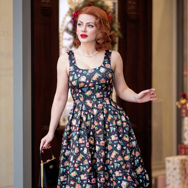 Amanda Christmas Fair Kvinnors knäppa Swing Klänning för wholesale av Dolly & Dotty