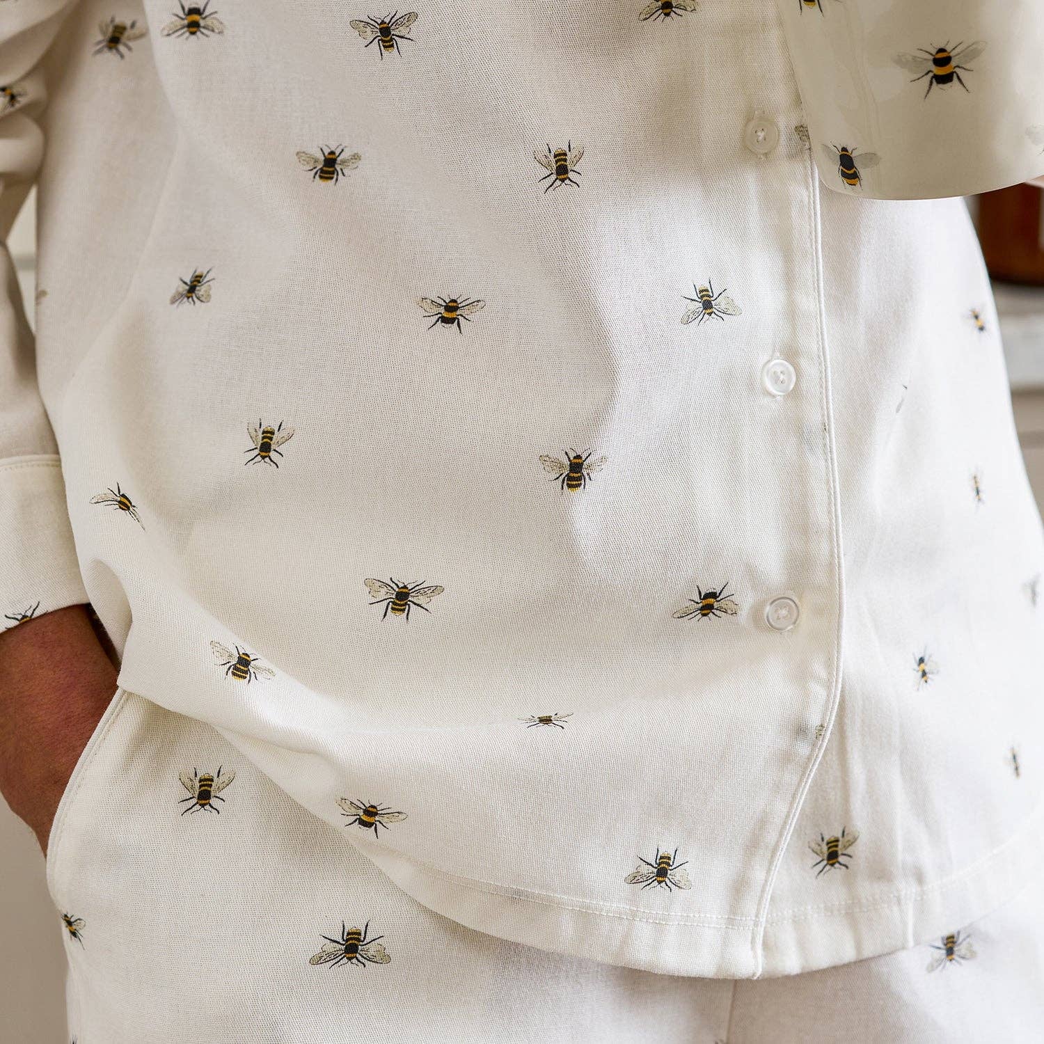 Sophie Allport – wholesale Sleepwear set – Women's – Bees Womens Pyjama Set1