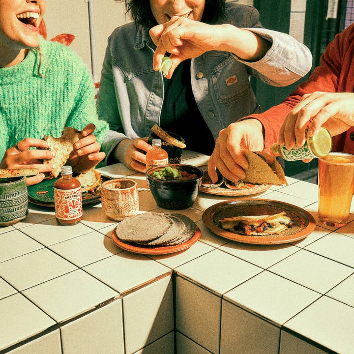 Chorrito Sauce co – wholesale Hot sauce – Chipotle / Pineapple / Garlic 2