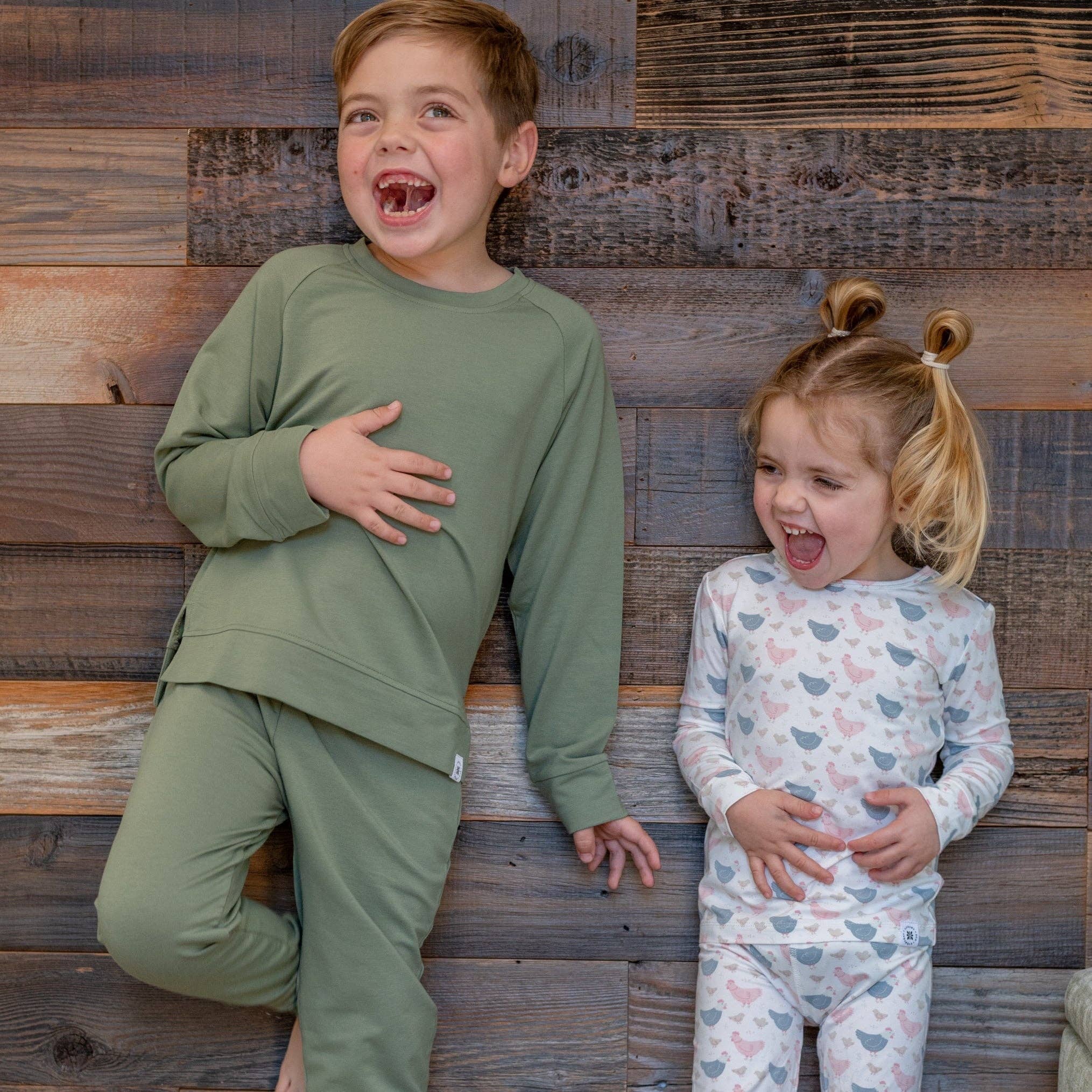 Terry francés verde militar Conjunto de chándal con cuello redondo de venta al por mayor en Faire5