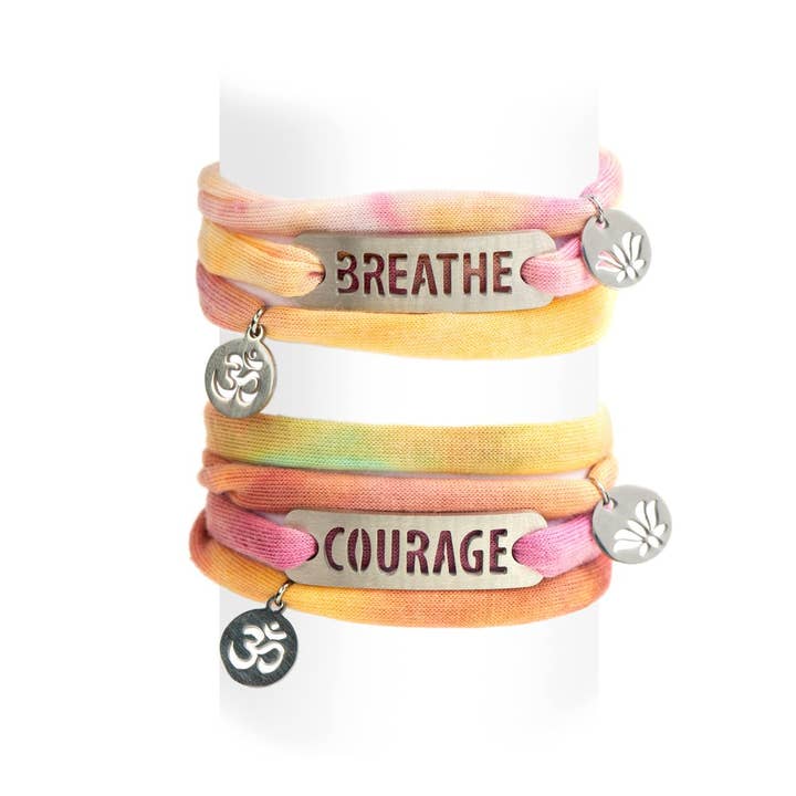 Bracelet portefeuille en jersey - Tie Dye Pastel avec breloques pour la vente par ATHLETE INSPIRED, Inc.