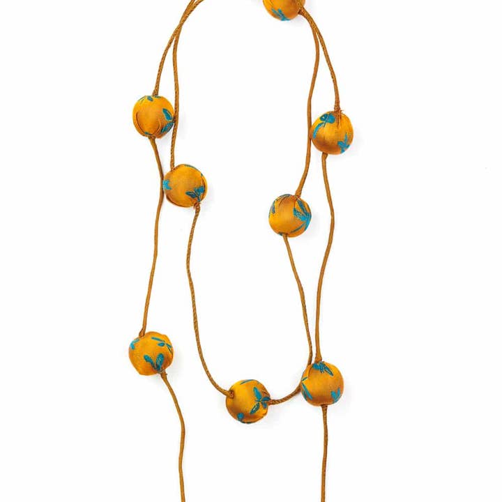 Collier en soie Libellule 5 pour la vente par LOOM Fair Trade