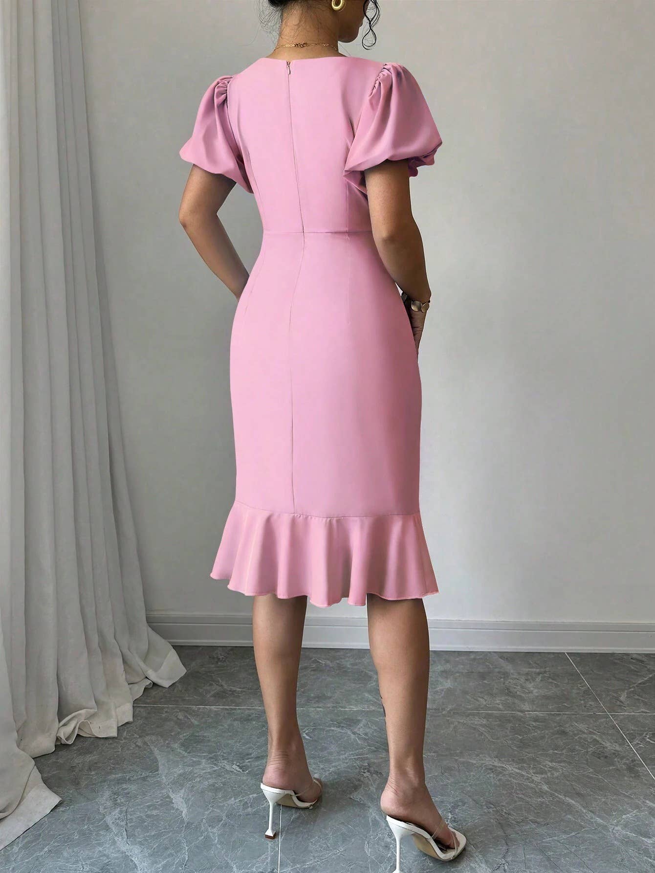 UNISHE - Vendita all'ingrosso Vestito - Donna - Abito a sirena con maniche a lanterna sexy e volant GSS13011