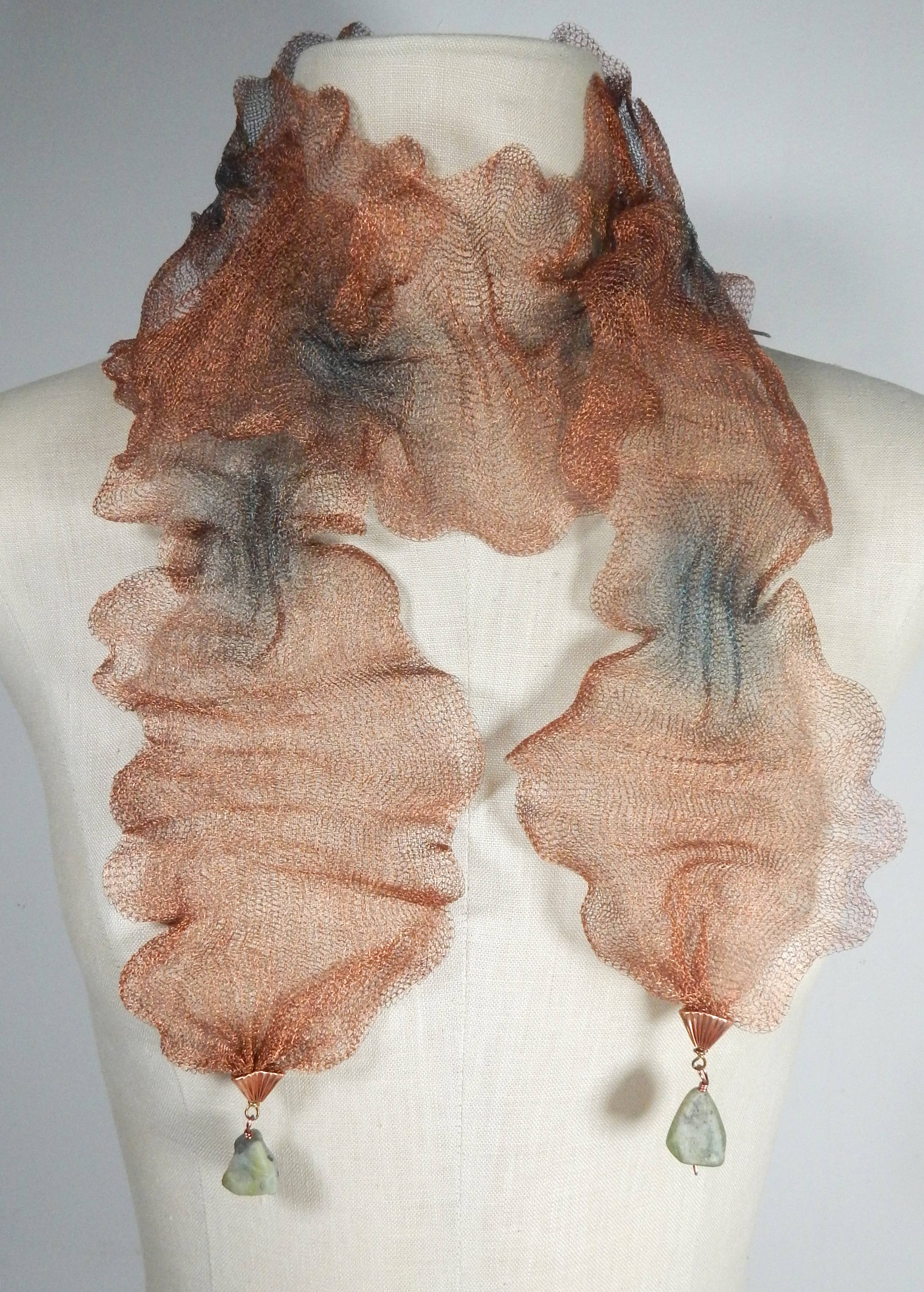 Sarah Cavender Metalworks - Vente Écharpe – femme - Écharpe en maille fine frisée avec pierres naturelles0