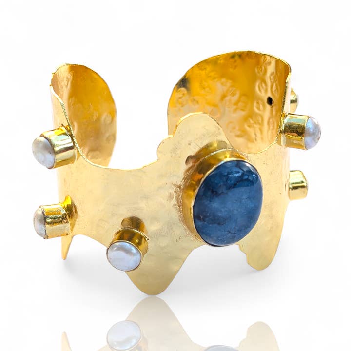 Pulseira de Punho Dourada Artesanal com Quartzo Azul por atacado de ZEYZEY