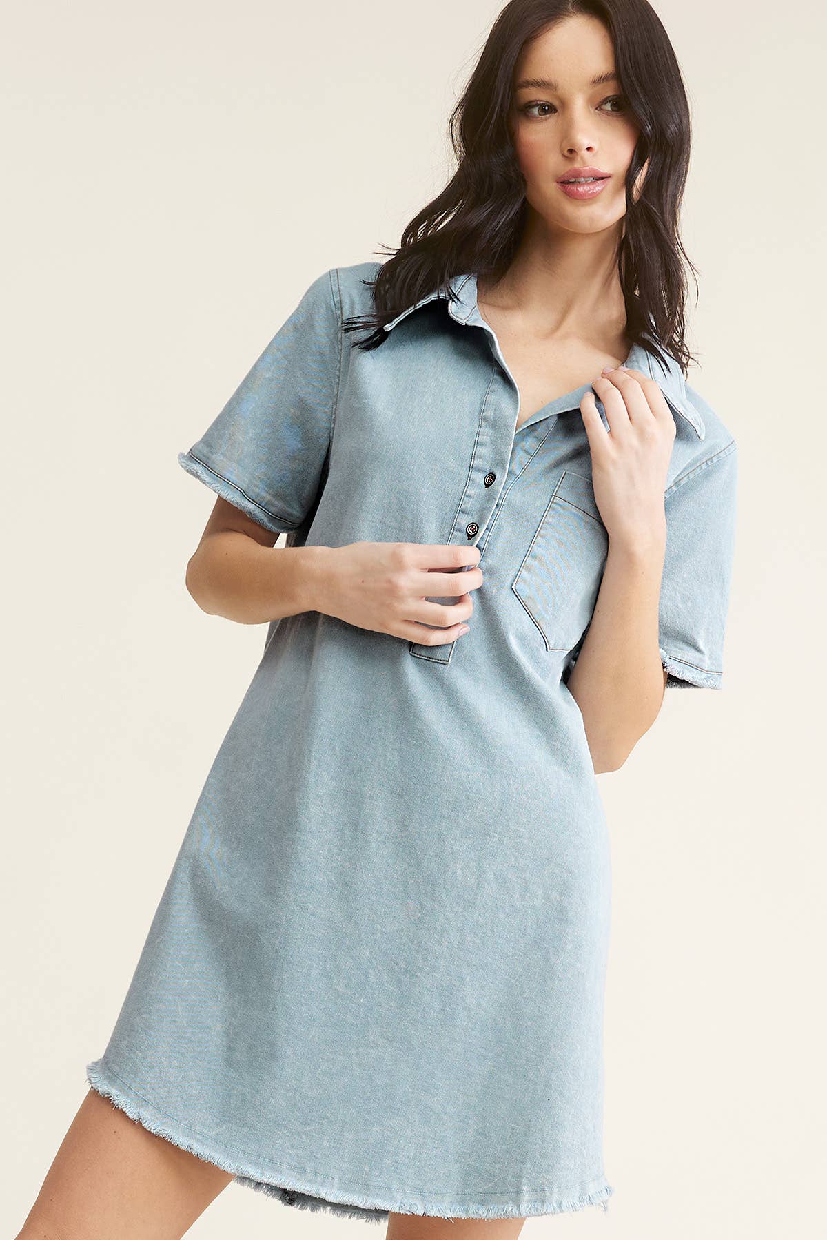 Cielo MCD9319-Abito a tunica in denim chiaro con bordo grezzo lavato minerale in vendita all'ingrosso su Faire9