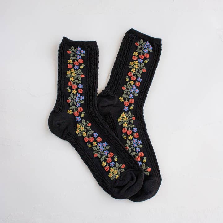 Tiepology - Wholesale Socks - Women's - Vintage Strawberry Socks