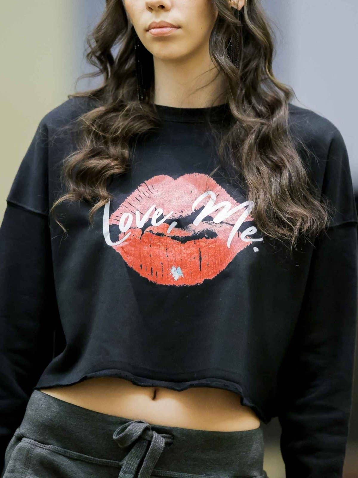 Ohhh So Swag - Wholesale Graphic Sweatshirt - Women's - Red Kiss Lips, Green Heart Long Sleeve Cropped Sweater | US24