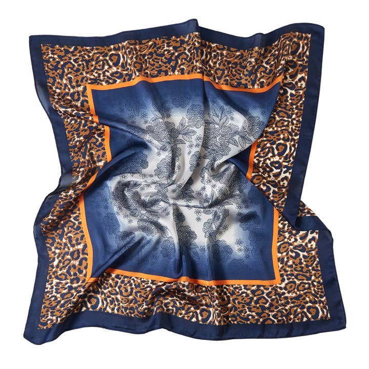 Petit carré de Soie Chetaah Cléo pour la vente par ALBERTO CABALE