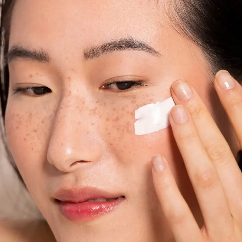 Officina Naturae - Wholesale Sunscreen - Sunscreen SPF 50 FACE Aluminium tube stop age8