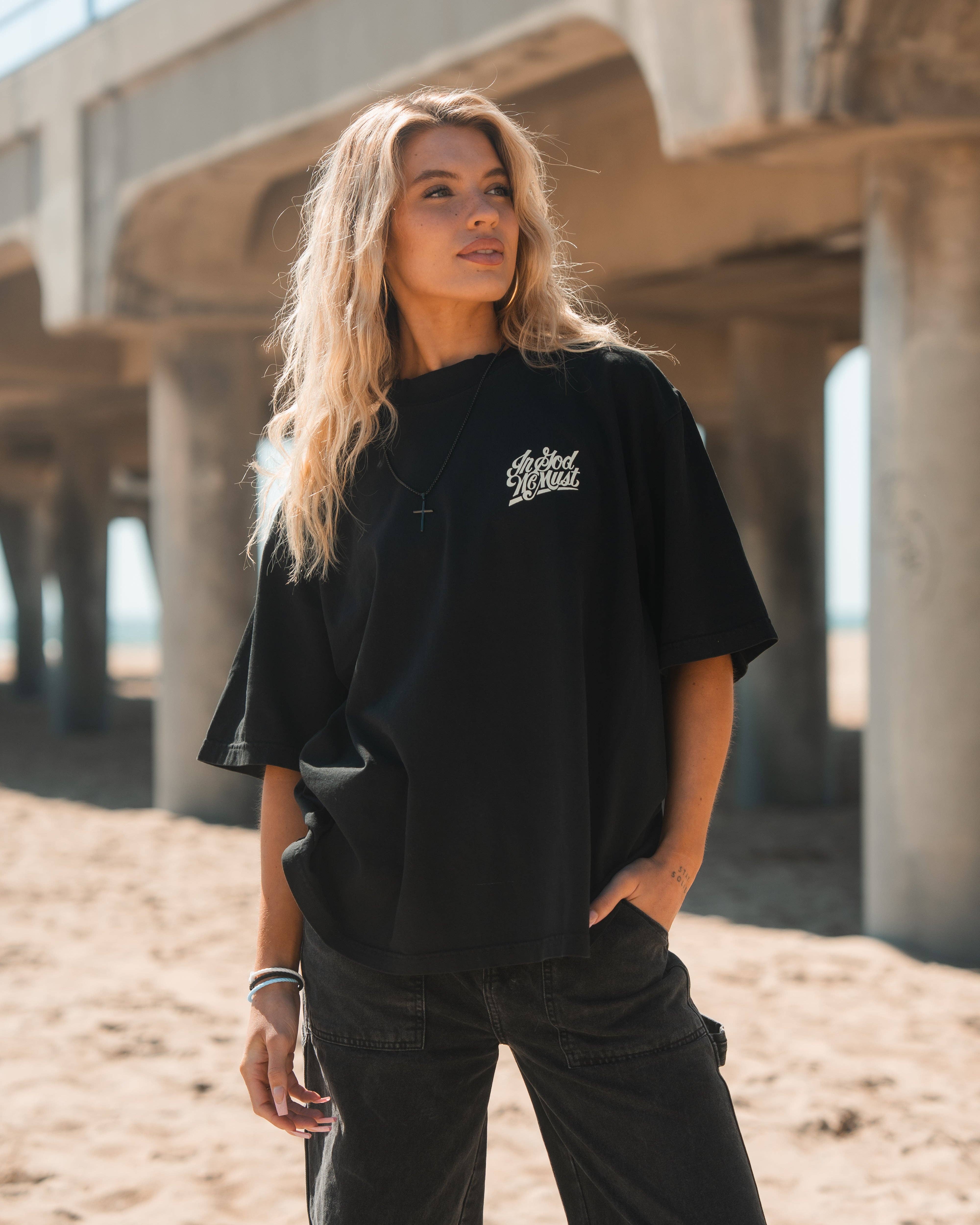 In God We Must – T-shirt estampada - Homem por atacado – T-shirt 'Jesus Muda Tudo'7