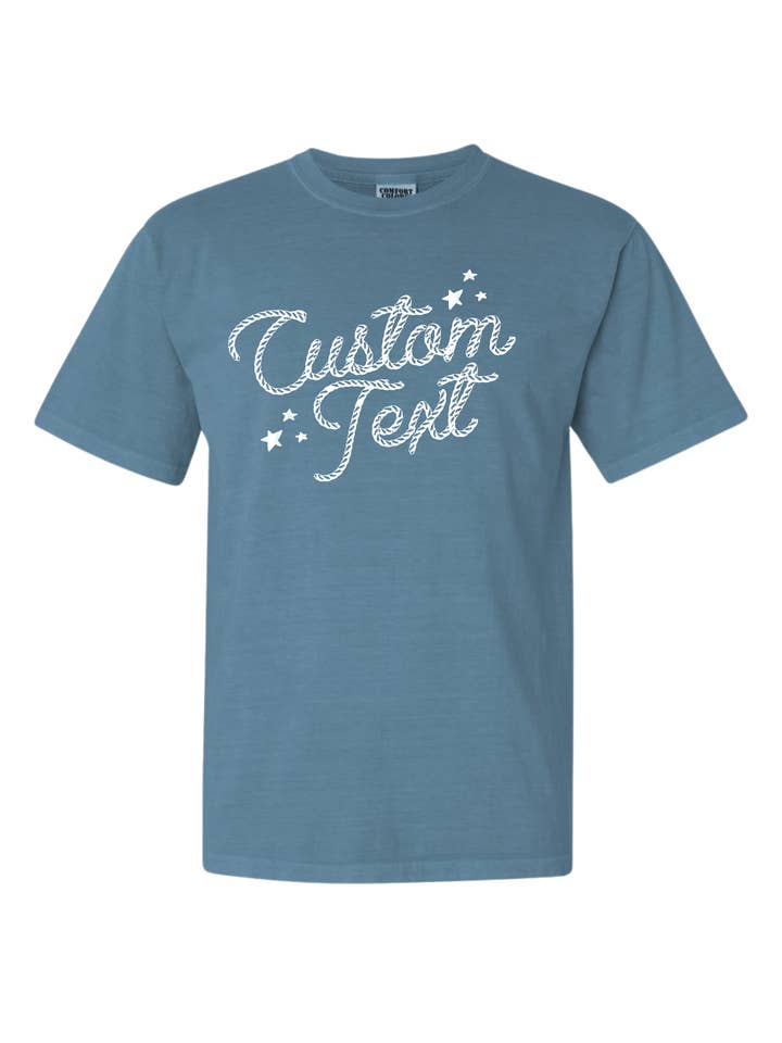 T-SHIRT À TEXTE EN CORDE PERSONNALISÉ pour la vente par Summer Tees