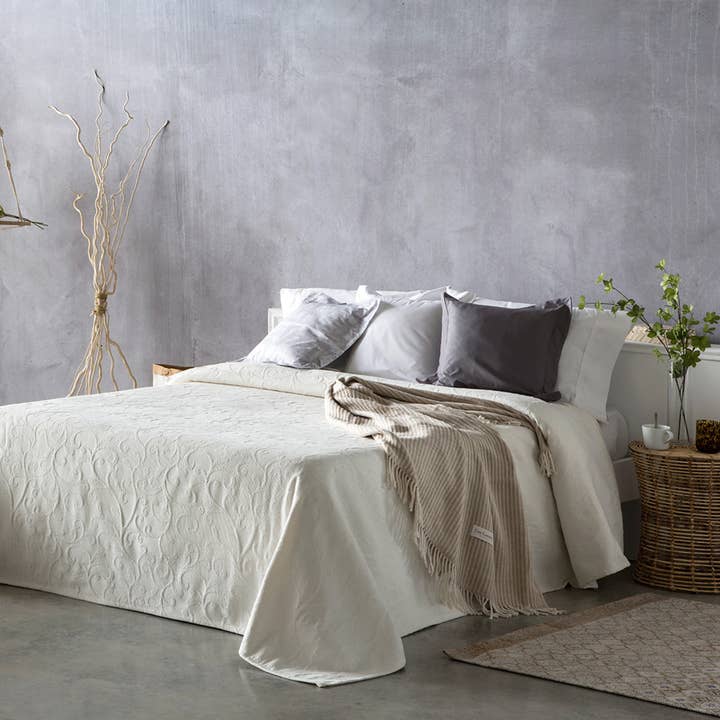 FLEUR beige bedspread for wholesale by Guy Laroche