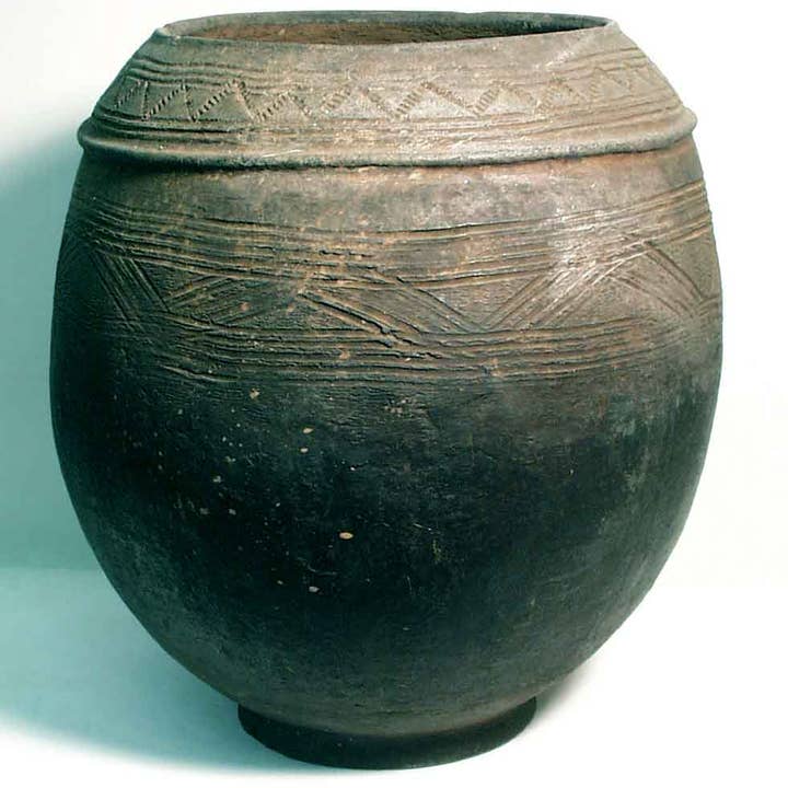 Old Nupe pot for wholesale by The Niger Bend