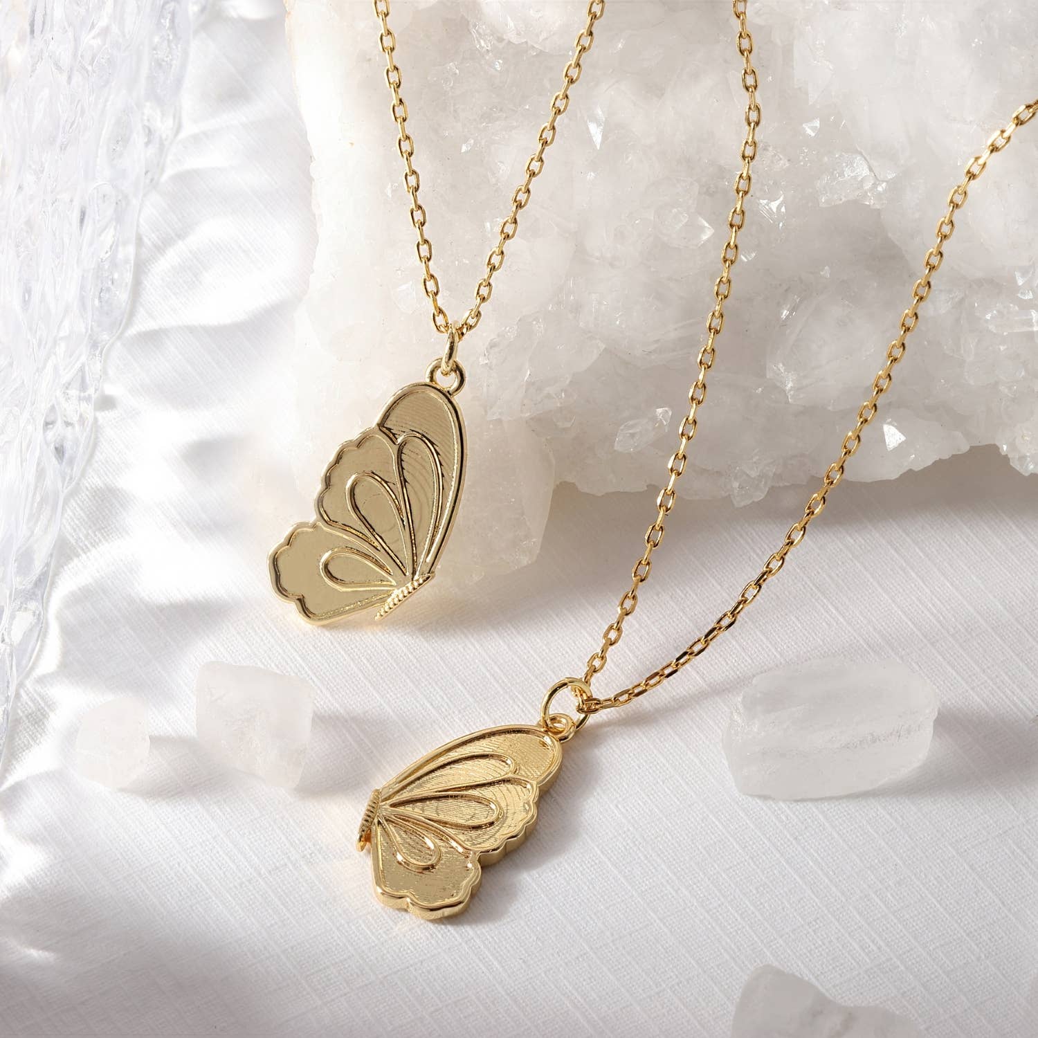 Splendid Iris - Wholesale Pendant/Charm Necklace - Be Connected - Pair Of Butterfly Halves Friendship Necklaces2