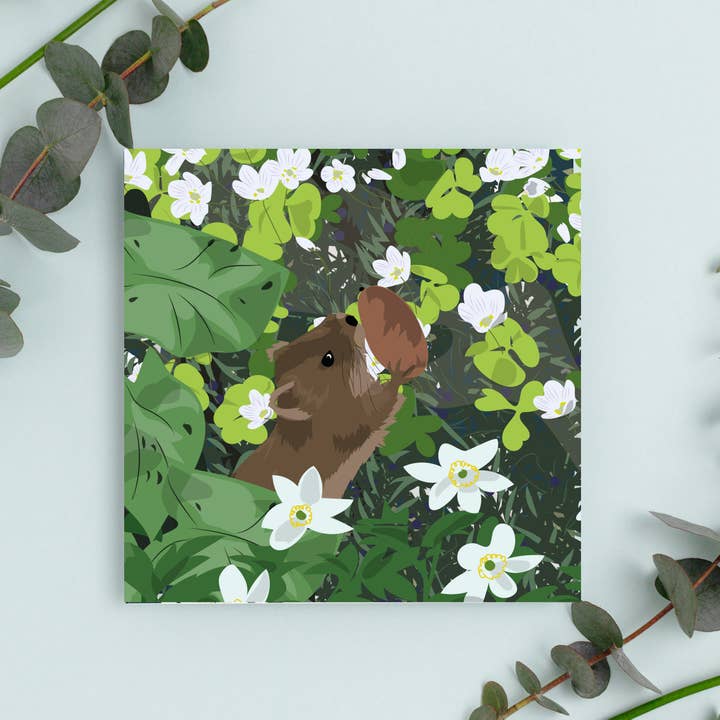 Topo illustrato che tiene un biglietto di auguri a ghianda, biglietto d'arte per la vendita all'ingrosso da parte di Lorna Syson