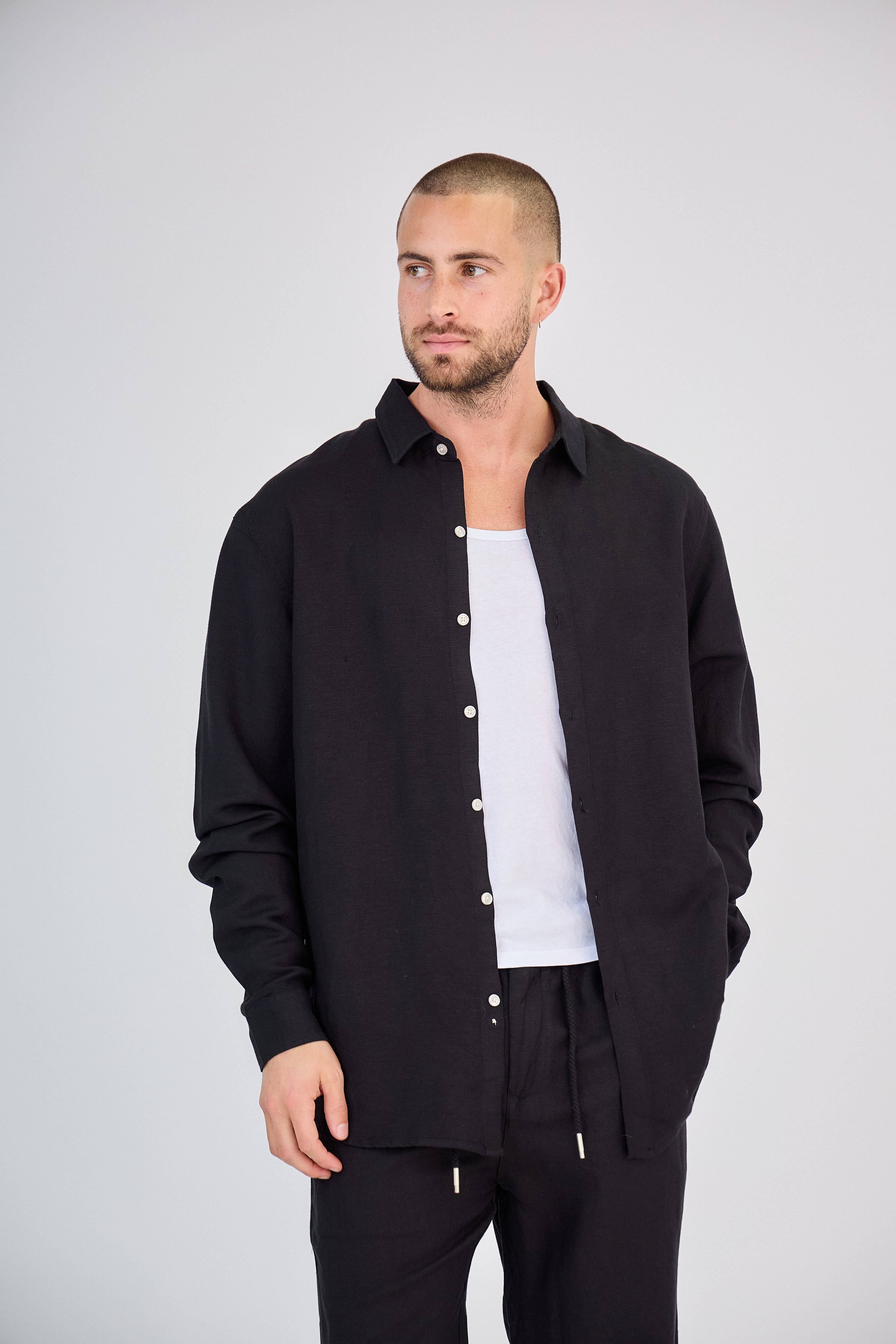 TOP MONDAY – Engroshandel Skjorte - Herre – Sort langærmet hørskjorte3