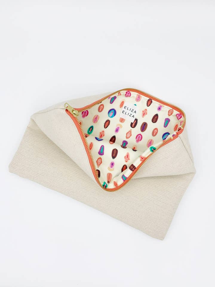 Clutch aus der V-Kollektion für den Großhandel von Eliza Eliza