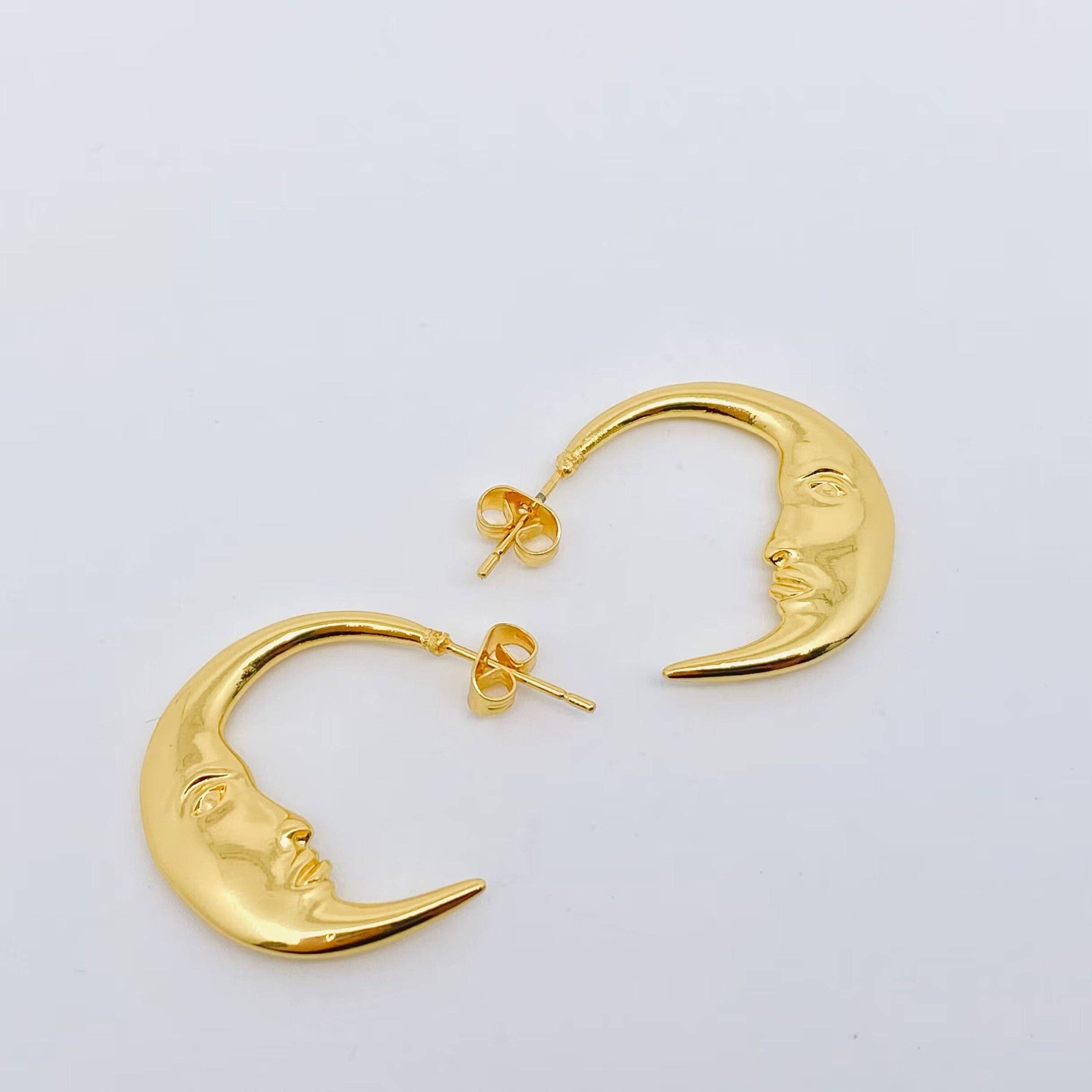 Mio Queena - Wholesale Hoop Earrings - Mysterious Moon Face Design Gold Plated Hoop Earrings - MS2