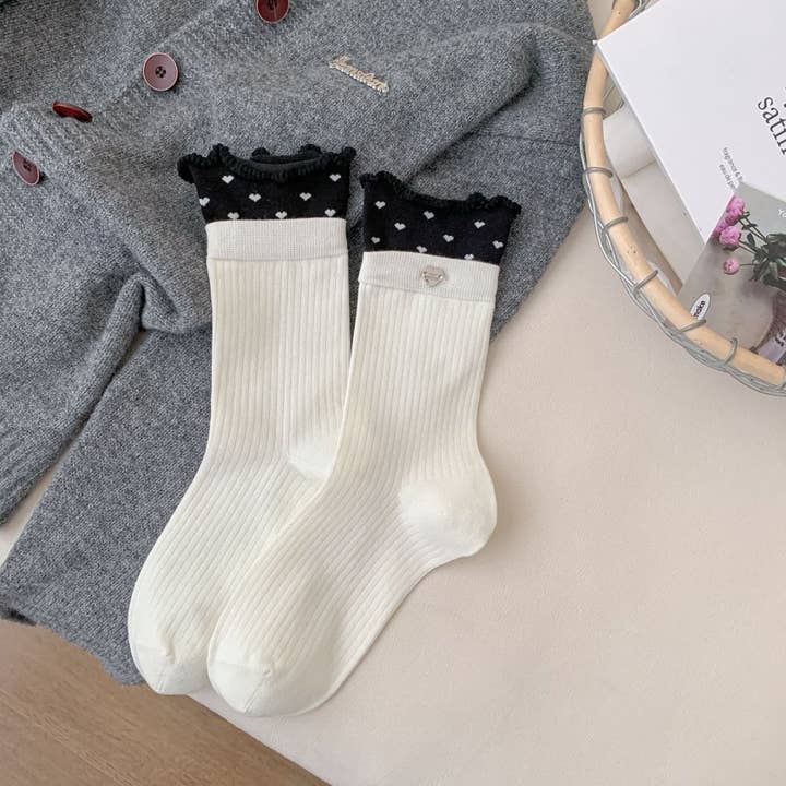 alberalkirk - Wholesale Socks - Women's - Color Block Ruffle Trim Socks Polka Dot Button Accent M5A0222