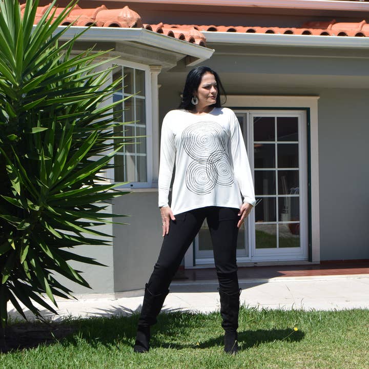 Torster & Ribeiro, Lda - CurvyShion – wholesale Tunika - Dam – Handmålad plusstor långärmad tunika EDVINA – storlekar L till 6XL0