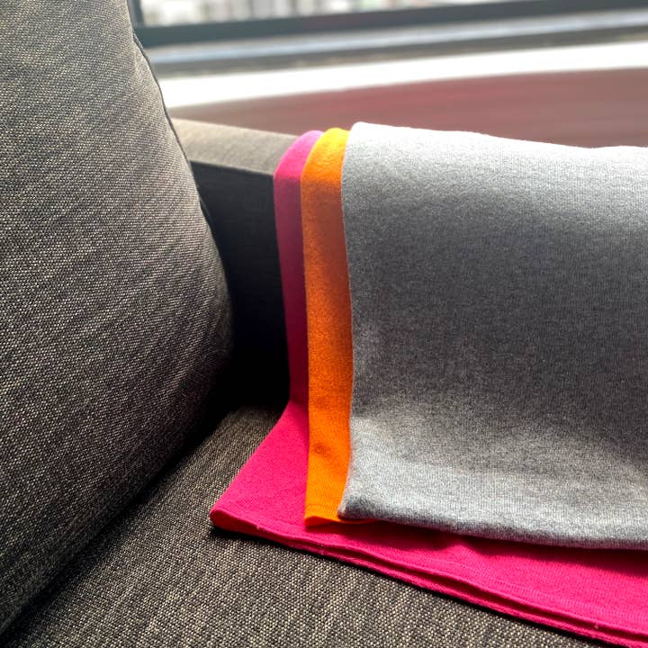 Margolis Pineo Italia - Wholesale Throw Blanket - COZY CASHMERE BLEND THROW, 'TRICOLORE' - HOLIDAY FAVE!23