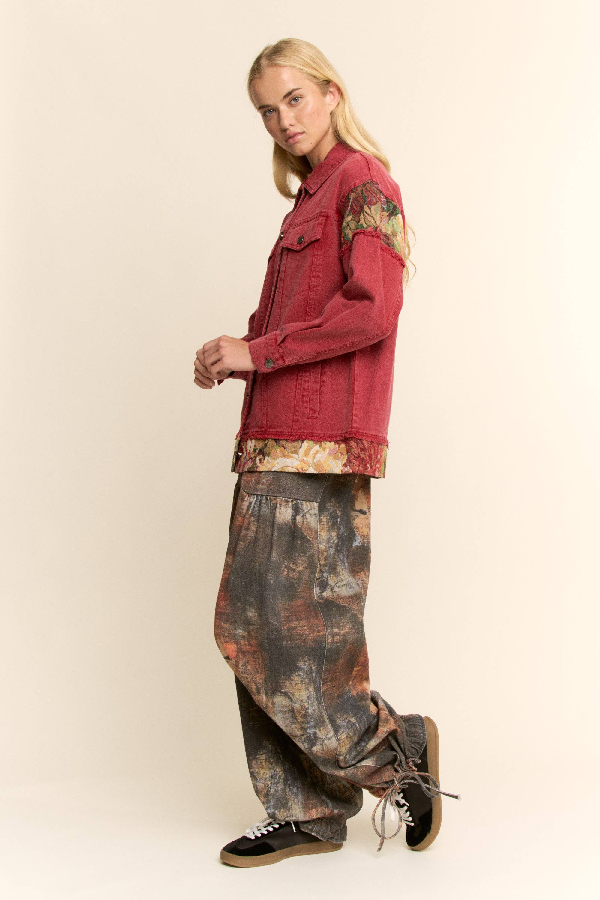 Davi & Dani - Wholesale Jacket - Women's - STONE WASHED DENIM JACQUARD PANEL MIDI JACKET4