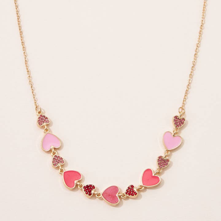 Collier en émail en forme de cœur pour votre journée spéciale, y compris la Saint-Valentin. pour la vente par Frem