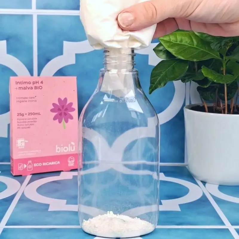NIVEL SRL SOCIETÀ BENEFIT – Großhandel Intimreiniger/-wischtuch – Biolù Cosmetics - pH 4 Malven Bio lösliches Intimpflegepulver 25 g1