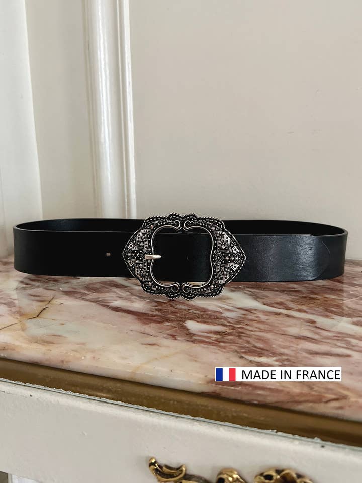 Glad koeienhuid leren riem 40 mm met zilverkleurige western gesp voor wholesale door JULIA PARIS