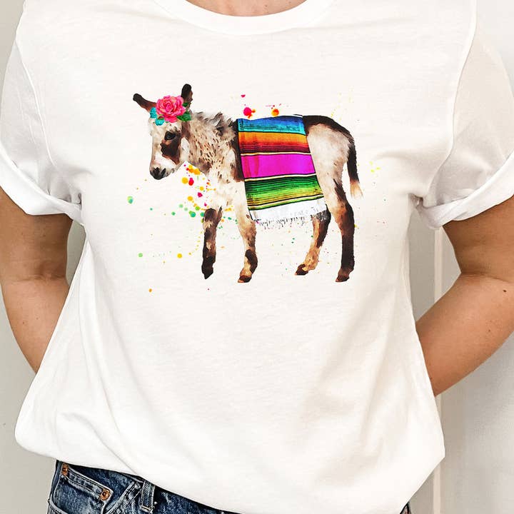 T-shirt grafica Serape Donkey Cinco De Mayo per la vendita all'ingrosso da parte di Select Apparel