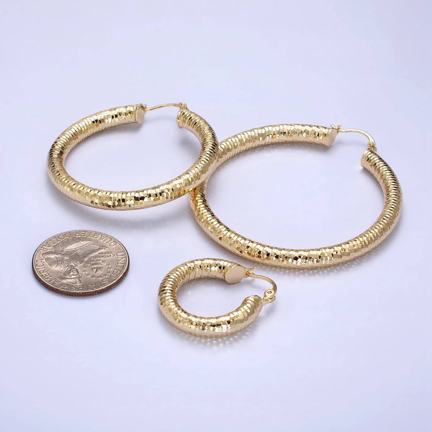 Aim Eternal - Vente Créoles - Boucle d'oreille à verrouillage français ronde à multiples facettes remplie d'or 14 carats6