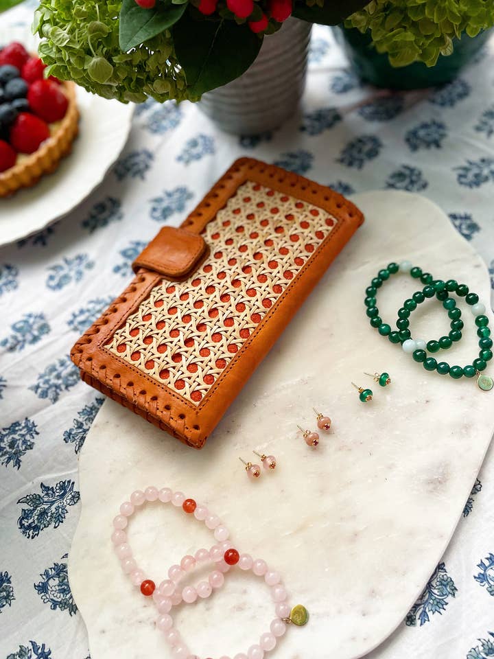 INES RATTAN AND LEATHER TRIM WALLET CLUTCH | BROWN for wholesale by All In The Detail