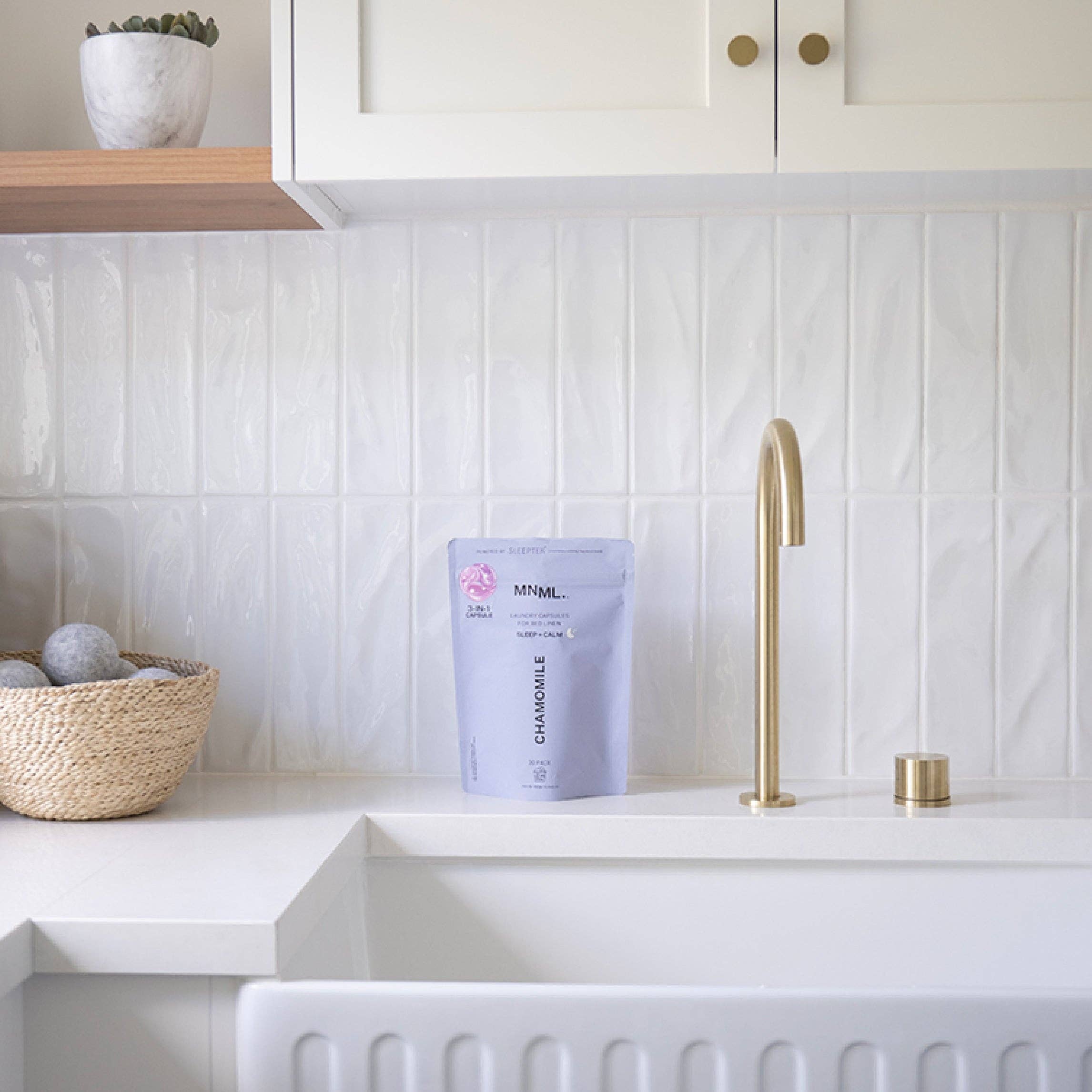 MNML (AUS) - Fresh Laundry – Großhandel Waschpulver/-kapseln – CHAMOMILE Schlaf + Beruhigung Wäschekapseln Nachfüllpackung (30 Stk.)0