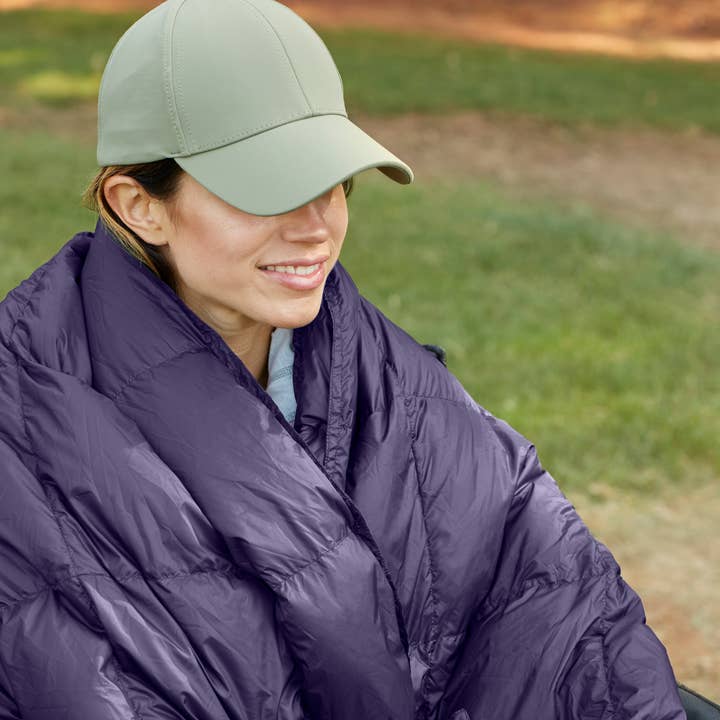 Down Decor - Wholesale Throw Blanket - DownTek™ All-Weather Throw – Water-Resistant and Lightweight3