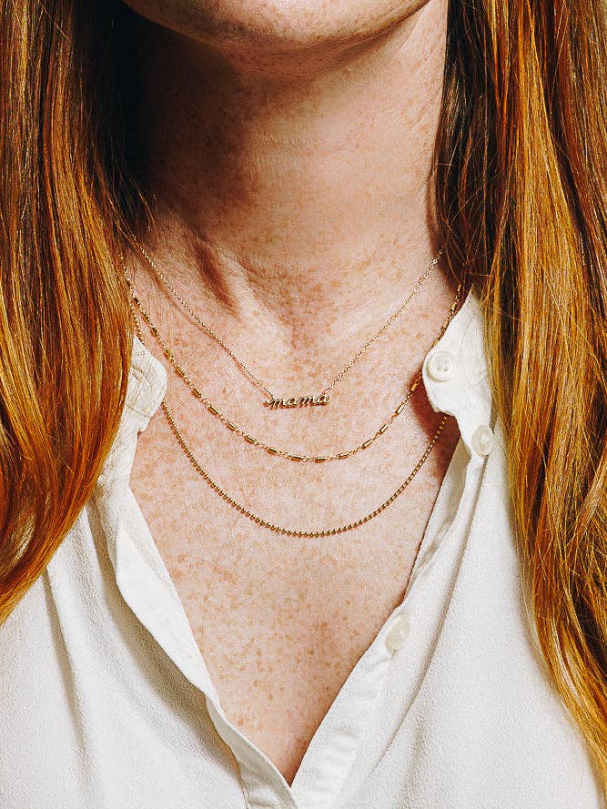 Colar com Nome "Petite Mama" | Ouro 14k por atacado de Janna Conner