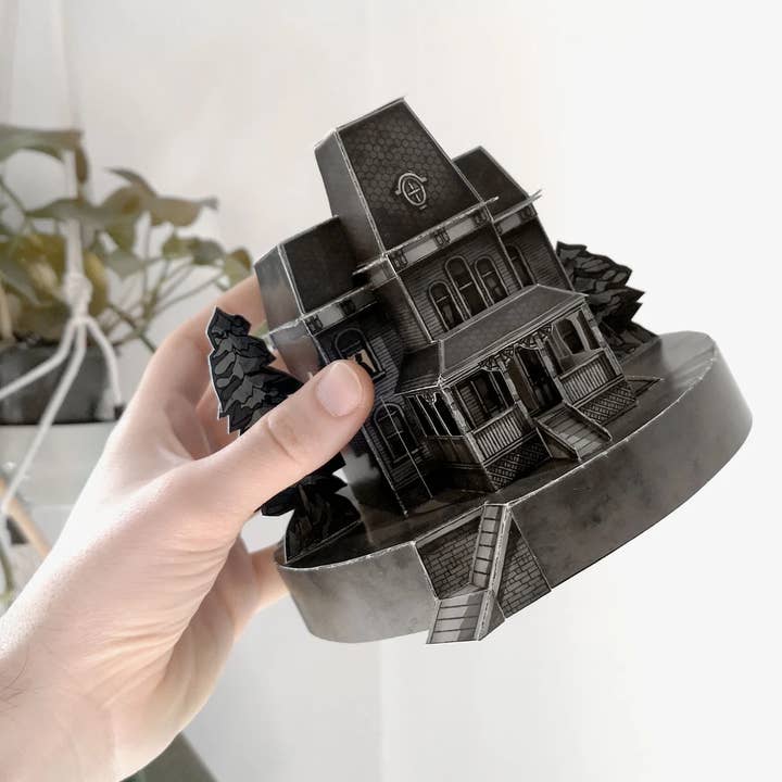 KikoIlustrador - Wholesale Decorative Tabletop Object - PSYCHOSIS HOUSE - "Do Not Disturb" - Scale H0 - A41