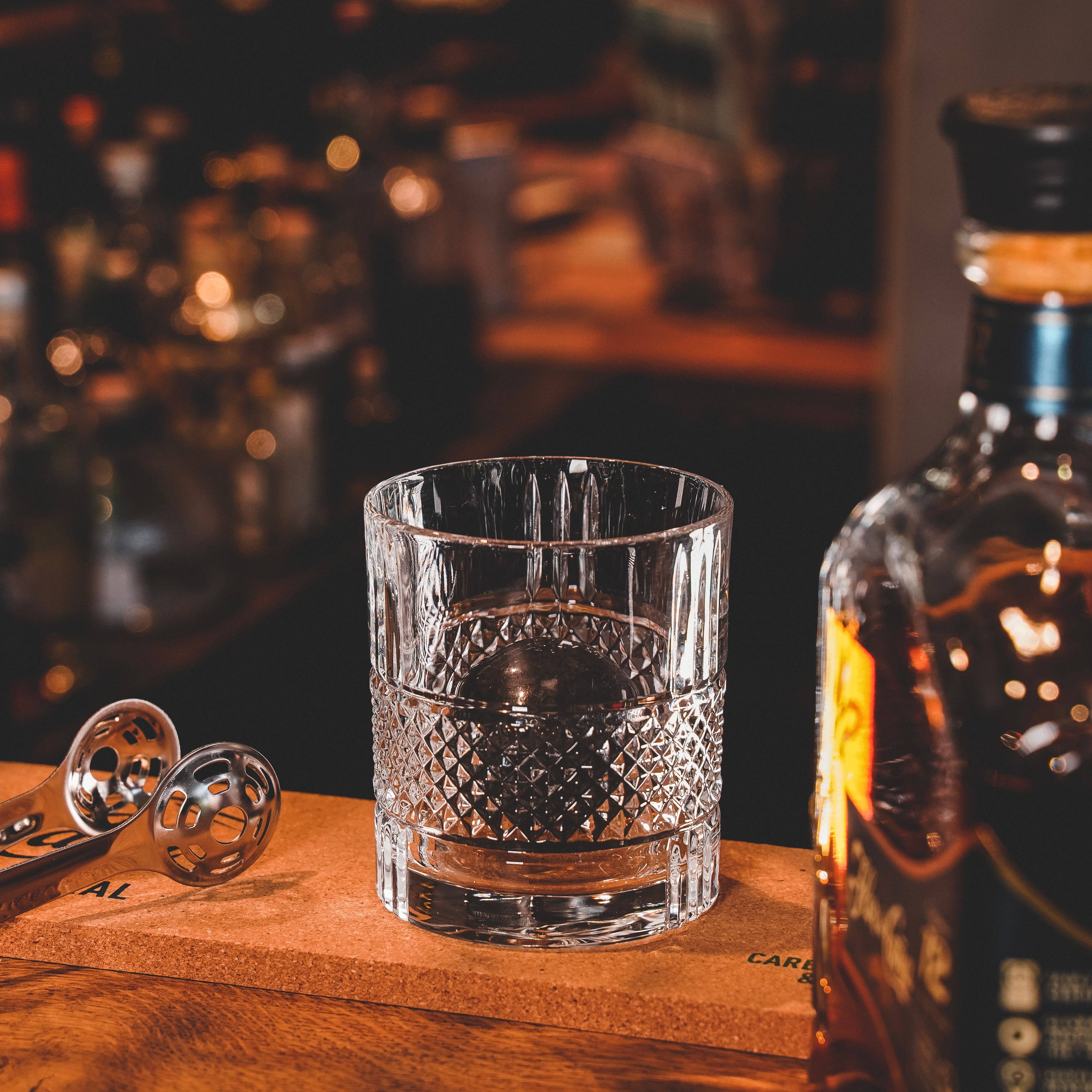 Men’s Needs GmbH - Wholesale Drink Chilling Cubes - B'ROCKS Premium cooling stones 3 balls3